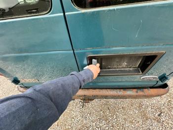 2001 ford econoline e350-extended with 236141 miles for sale near elk-river, minnesota 6264c455a20740b2bbc32f2da589df4a.jpeg