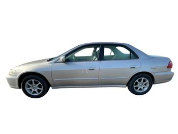 1998 honda accord ex-v6-sedan with 196141 miles for sale near elk-river, minnesota 687c18d01070472a84418fa09a09887b.jpg