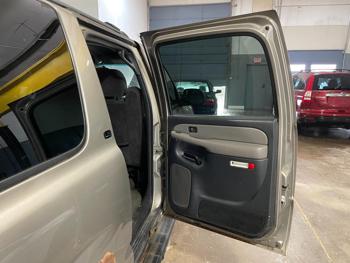 2002 chevrolet suburban 1500-4wd with 264133 miles for sale near elk-river, minnesota 68bf3987a00b47ccaf51da809fbd2bfc.jpg