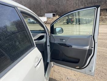 2018 toyota sienna limited-premium-7-passenger with 131954 miles for sale near jordan, minnesota 69182ec7bfde44239f7a43b6f4b996c0.jpeg