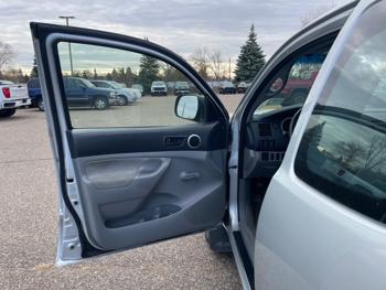 2006 toyota tacoma access-cab-v6-4wd with 204926 miles for sale near fridley, minnesota 69813ddc5a384b088fc5c50f4db794fa.jpeg