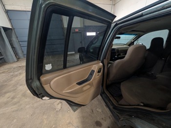 2004 jeep grand-cherokee laredo-4wd with 184162 miles for sale near elk-river, minnesota 6986b297838a4af5b087047a330ea06c.jpg