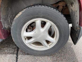 2004 gmc envoy xuv-sle-4wd with 213685 miles for sale near elk-river, minnesota 6a6bdd5b3c854564948830f41c635a23.jpeg