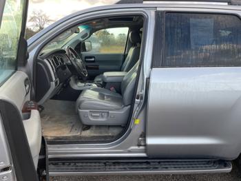 2011 toyota sequoia plantium-4wd-ffv with 210069 miles for sale near hastings, minnesota 6ba73776b1c84a62aa586ee4f41bf54e.jpeg