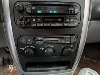 2006 chrysler town-&-country touring with 162857 miles for sale near elk-river, minnesota 6da241c0ce1943fb847463e89ae07cf2.jpg