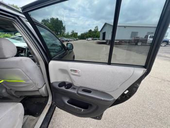 2003 toyota highlander v6-4wd with 200874 miles for sale near savage, minnesota 6dfbd3ce1e374076b81109c2d549b04a.jpeg