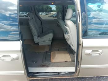 2006 chrysler town-&-country touring with 173423 miles for sale near elk-river, minnesota 6e2c063afedc44a6be696419c4ee58a4.jpg