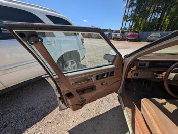1988 buick lesabre custom with 117412 miles for sale near elk-river, minnesota 6f2d95ca21114a5abaaf1fd8e15a361c.jpg