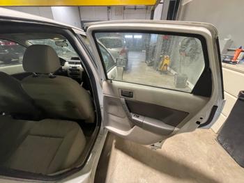 2009 ford focus se-sedan with 198044 miles for sale near elk-river, minnesota 6f5199011ef84ef690fefed4bdc6ce3d.jpeg