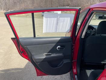 2011 nissan versa 1.8-sl-hatchback with 161381 miles for sale near jordan, minnesota 6f64ddd3fd6847518402070321516b91.jpeg