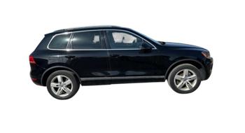 2013 volkswagen touareg vr6-lux with 164287 miles for sale near elk-river, minnesota 708199831f0a4cdc8a8142f3b0b1b222.jpg