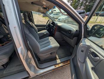 2006 chrysler town-&amp;-country lx with 222575 miles for sale near elk-river, minnesota 70bd930081b140389d349cb988762ecf.jpg