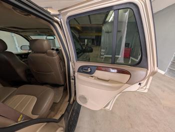 2004 gmc envoy sle-4wd with 196701 miles for sale near elk-river, minnesota 735a49f98c1d4bb6b6e7b321d80a1e18.jpg