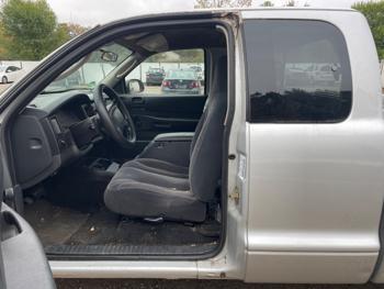 2002 dodge dakota club-cab-4wd with 118259 miles for sale near elk-river, minnesota 747ae951c83849df98a97f3d3b81b132.jpeg