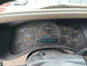 2004 chevrolet suburban 2500-4wd with 245420 miles for sale near elk-river, minnesota 74b007497ba147fc8b357c90d5165922.jpeg