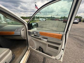 2008 chrysler town-&-country limited with 223234 miles for sale near savage, minnesota 74e6abf329c545cdb6bfc29d8cd8e513.jpeg
