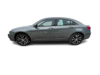 2012 chrysler 200 touring with 126707 miles 74ede630b91b46ffae123079e5b2537d.jpg