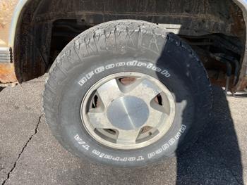 1999 gmc suburban 1500-4wd with 201982 miles for sale near elk-river, minnesota 775a30019af240388fe8296fdb1e4edb.jpeg