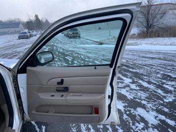 2003 ford crown-victoria lx with 153800 miles for sale near elk-river, minnesota 78ccc62fb1094153bf558edd3acfb326.jpg