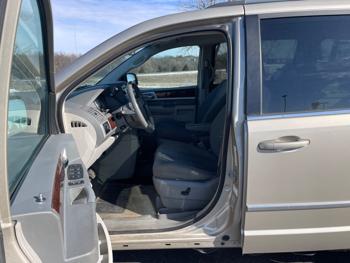 2009 chrysler town-&-country touring with 240699 miles for sale near clearwater, minnesota 78da6fbc7af748328553723c5824d335.jpeg