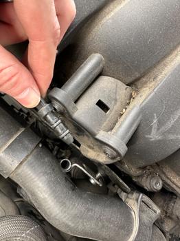 2014 volkswagen touareg vr6-lux with 142869 miles for sale near burnsville, minnesota 79578c01e773430f8622a315f98c623e.jpeg