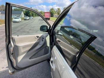 2007 dodge grand-caravan sxt with 193602 miles for sale near elk-river, minnesota 7d54e5c8d5ac4962ad81f95082922832.jpeg