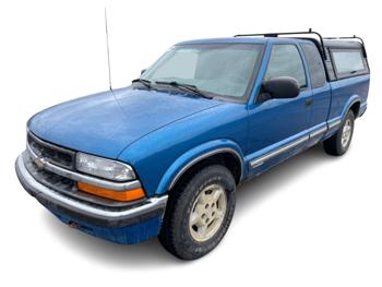 2001 chevrolet s10-pickup ext.-cab-4wd with 140781 miles for sale near elk-river, minnesota 7de9473757e84545b5109bb0f71e2c97.jpg