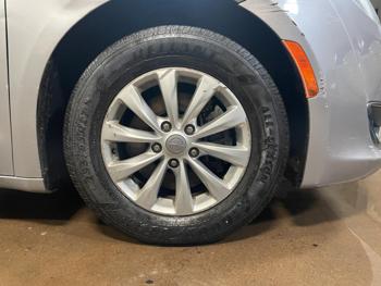 2017 chrysler pacifica touring-l with 146565 miles for sale near elk-river, minnesota 7ea2ec9c3aa640958467fbe00df81089.jpg