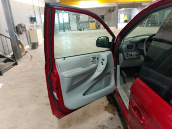 2006 chrysler town-&-country touring with 113578 miles for sale near elk-river, minnesota 7fe8029025b54635b48d6c3193e3d00b.jpg