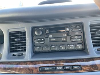 1997 lincoln town-car sel with 171572 miles for sale near elk-river, minnesota 7fff8880b02a4d75bb0e7ef0a0d8843a.jpg