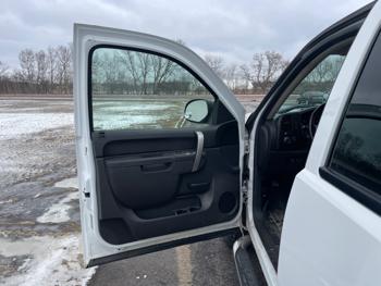 2010 chevrolet silverado-1500 lt1-crew-cab-4wd with 141952 miles for sale near rochester, minnesota 8052098df816472e95c34f4abaf43121.jpeg