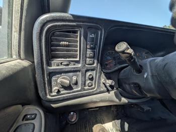 2003 chevrolet silverado-2500hd ext.-cab-short-bed-4wd with 265768 miles for sale near elk-river, minnesota 81186623b5f54cc48afbb8d819790a9b.jpg
