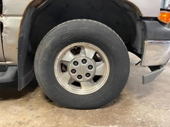 2002 chevrolet suburban 1500-4wd with 264133 miles for sale near elk-river, minnesota 819e56ff4ecd4b859675910e60f8b46f.jpg