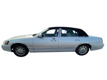 2002 lincoln town-car signature with 144823 miles for sale near elk-river, minnesota 82392b3da56543f2bb0705b2dc944746.jpg