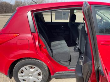 2011 nissan versa 1.8-sl-hatchback with 161381 miles for sale near jordan, minnesota 825f41f873114b23acbe42f51da68f5a.jpeg