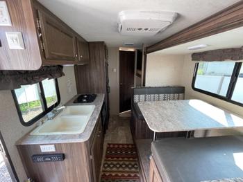 2018 FOREST RIVER Coachmen Apex