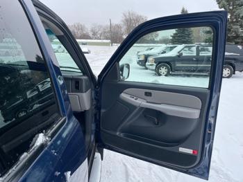 2001 chevrolet tahoe 4wd with 174356 miles for sale near fridley, minnesota 8354d54564584abfa772aa0c641a64cf.jpeg