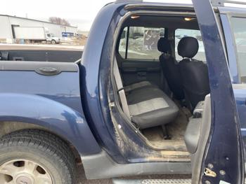 2004 ford explorer-sport-trac xls-2wd with 131988 miles for sale near redwood-falls, minnesota 83d48ab373aa412580e00edcc6ccfc52.jpeg