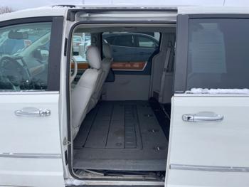 2008 chrysler town-&-country limited with 88271 miles for sale near rochester, minnesota 83dff4a7c6224f46816e50c67cc245c4.jpeg