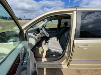 2010 chrysler town-&-country touring with 240153 miles for sale near rice, minnesota 86809fe54ec340c5aded51911a0c0de3.jpeg