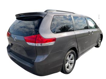 2011 toyota sienna le-8-pass-v6 with 190349 miles for sale near elk-river, minnesota 89e596e0af0f4b78aa4ee7c6762e241f.jpg