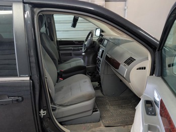 2009 chrysler town-&amp;-country with 195103 miles for sale near elk-river, minnesota 8a72213a6e894e099c3a2cd6cdb06742.jpg