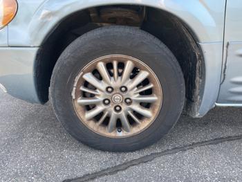 2003 chrysler town-&-country limited-fwd with 157243 miles for sale near elk-river, minnesota 8b92892c221340658c907a2e74c7d707.jpeg