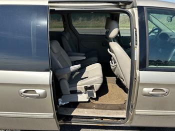 2005 chrysler town-&-country touring with 175445 miles for sale near elk-river, minnesota 8c91ec988365483fbcef4278f49ceeb0.jpeg