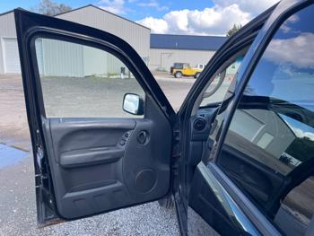 2004 jeep liberty sport-4wd with 132667 miles for sale near elk-river, minnesota 8d6678fb8561487692bc3458afffe30b.jpeg