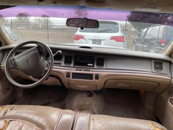 1997 lincoln town-car sel with 257716 miles for sale near elk-river, minnesota 8e1c7e9545df493381b872a6241de29c.jpg