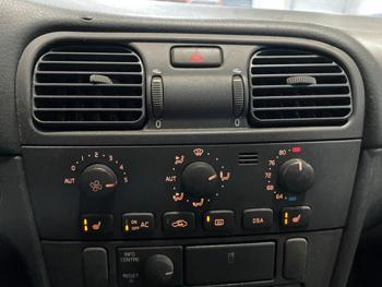 2001 volvo v40 with 184716 miles for sale near elk-river, minnesota 8f7df242a2a849f188c25abc718b8458.jpg
