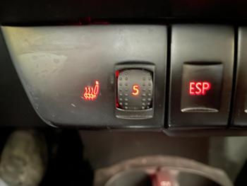 2006 volkswagen beetle 2.5 with 95840 miles for sale near elk-river, minnesota 8ffcdd0a8ece4764a9d561663666a130.jpg