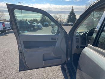 2009 ford escape xlt-4wd-v6 with 179919 miles for sale near fridley, minnesota 9078aa909d2449caa4090e9f7f8a9f73.jpeg