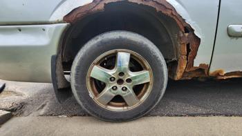 2004 dodge grand-caravan sxt with 275900 miles for sale near burnsville, minnesota 9082295551f0472f8e2b319e5145fcab.jpg